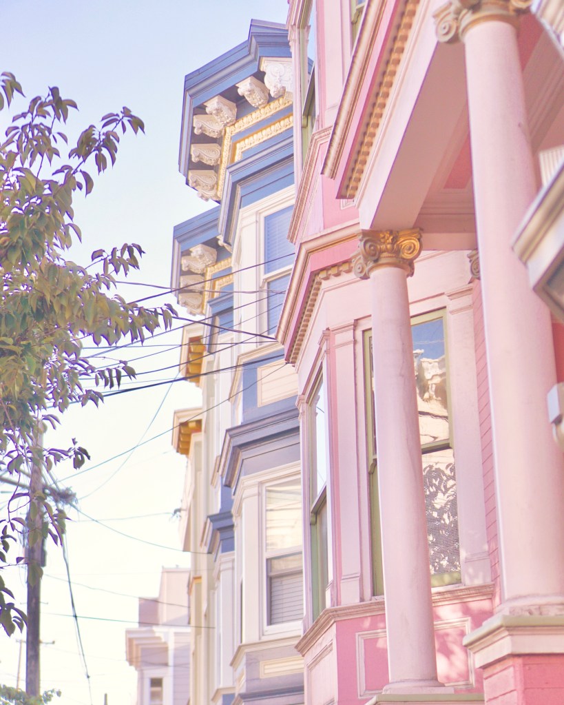 PASTEL HOMES - Mission District (The Mission) by Emme Hope Slow Blog San Francisco Slow Travel Slow Living - copyright 2019 emmehope.co